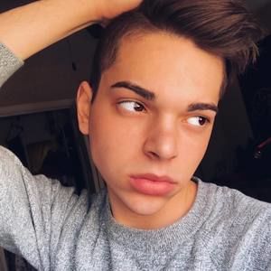 Meet your Posher, Brandon